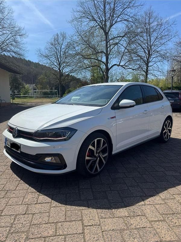Weiß Gebraucht 2019 VW Polo Beats Kleinwagen | 17.990 € (Fairer Preis) - Bild 1/4