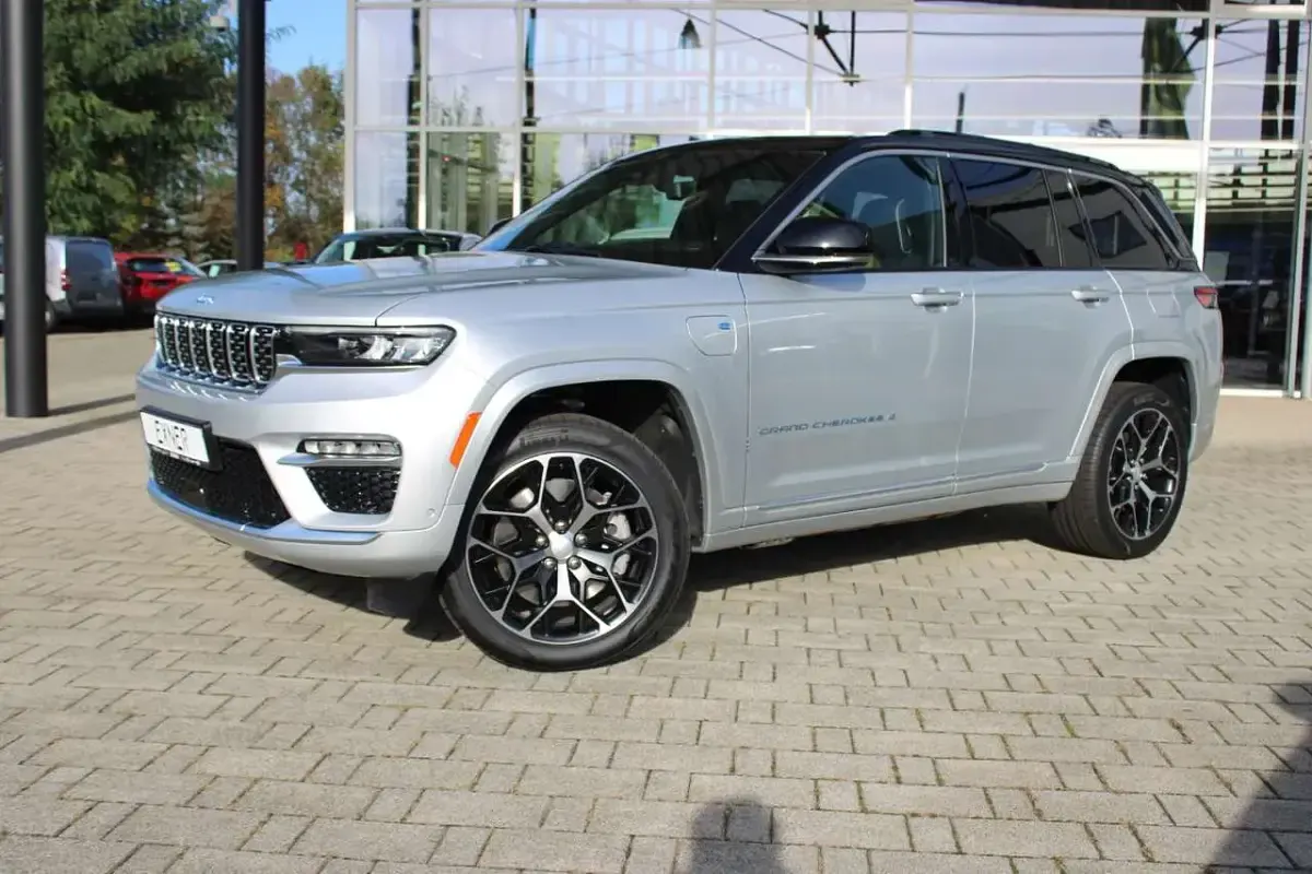 Gebraucht Jeep Grand Cherokee Summit 381 PS (280 kW) 2025 Silver zynith SUV