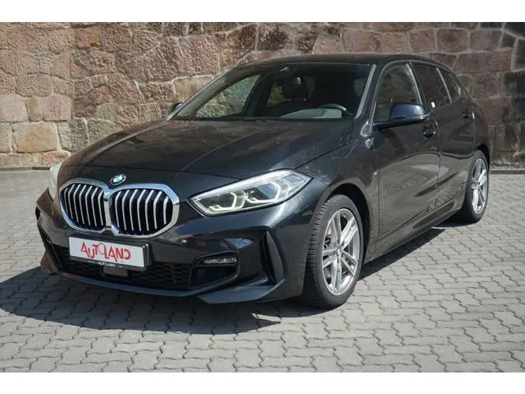 Gebraucht BMW 118 M Sport 140 PS (102 kW) 2020 Black sapphire metallic (metallic) Limousine
