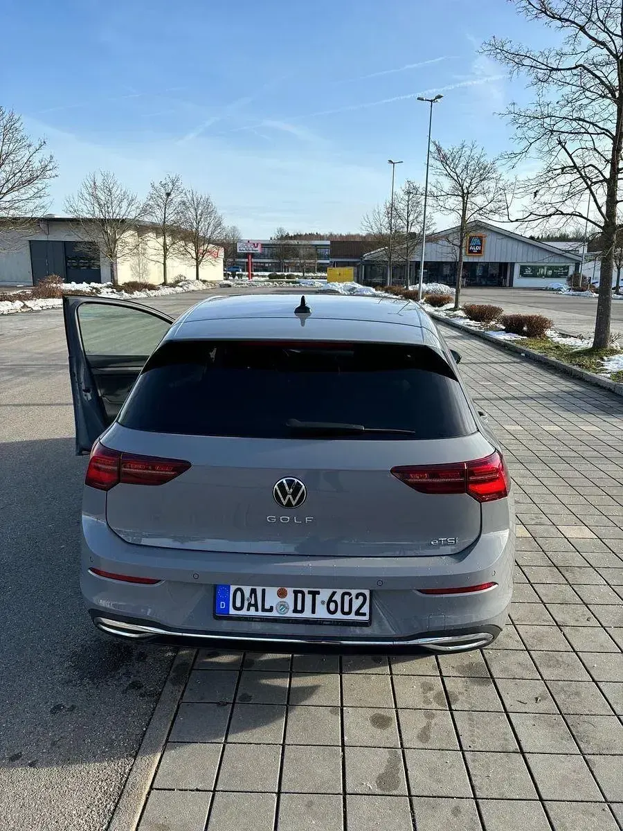Second-hand VW Golf VII Style 150 CP (110 kW) 2020 Negru Hatchback