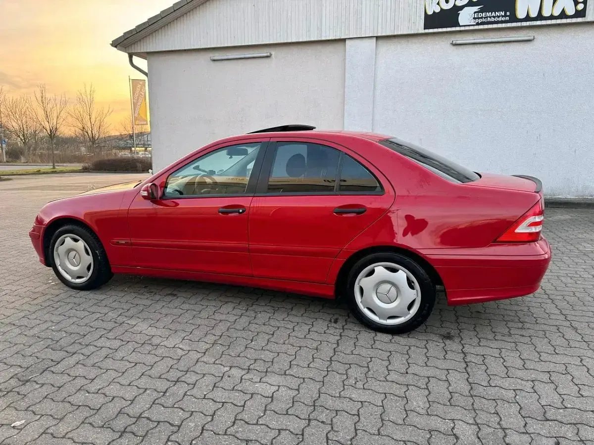 Gebraucht Mercedes C180 143 PS (105 kW) 2004 Rot Limousine