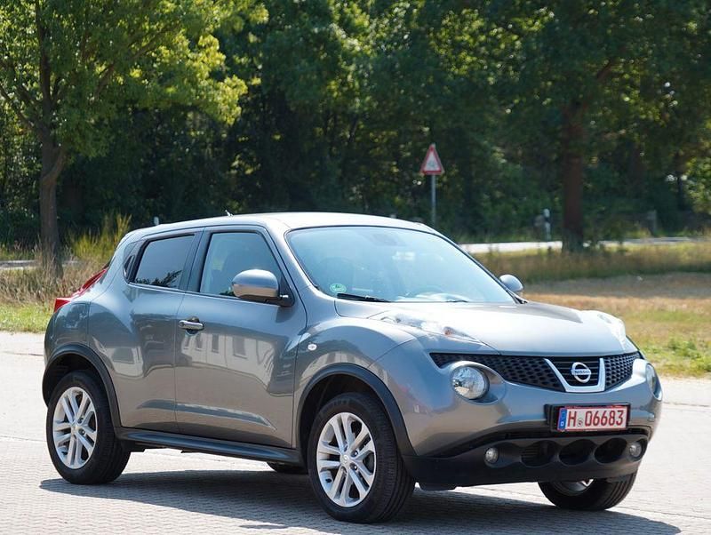 Grau Gebraucht 2011 Nissan Juke Tekna SUV | 5.790 € (Fairer Preis) - Bild 1/4