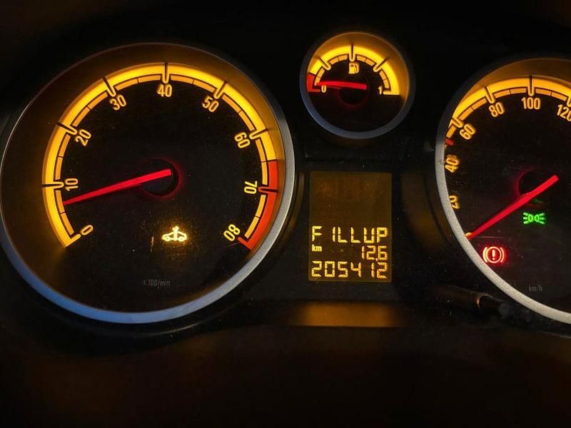 Gebraucht Opel Corsa Color Edition 101 PS (74 kW) 2011 Weiß Kleinwagen