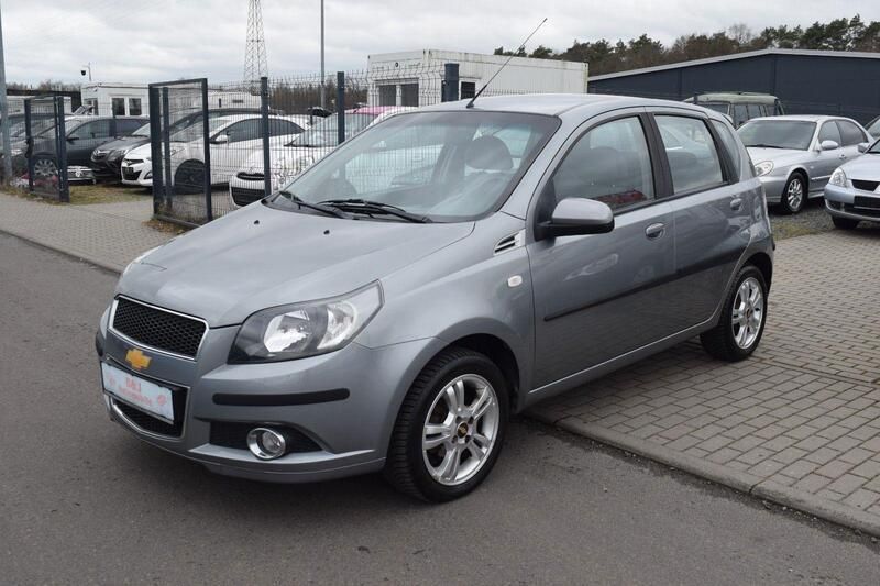 Grau Gebraucht 2011 Chevrolet Aveo Kleinwagen | 3.399 € (Fairer Preis) - Bild 1/4