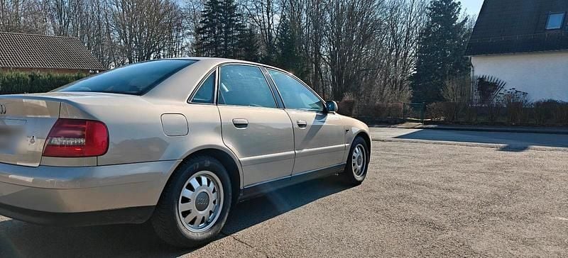 Gebraucht Audi A4 101 PS (74 kW) 2000 Beige Limousine