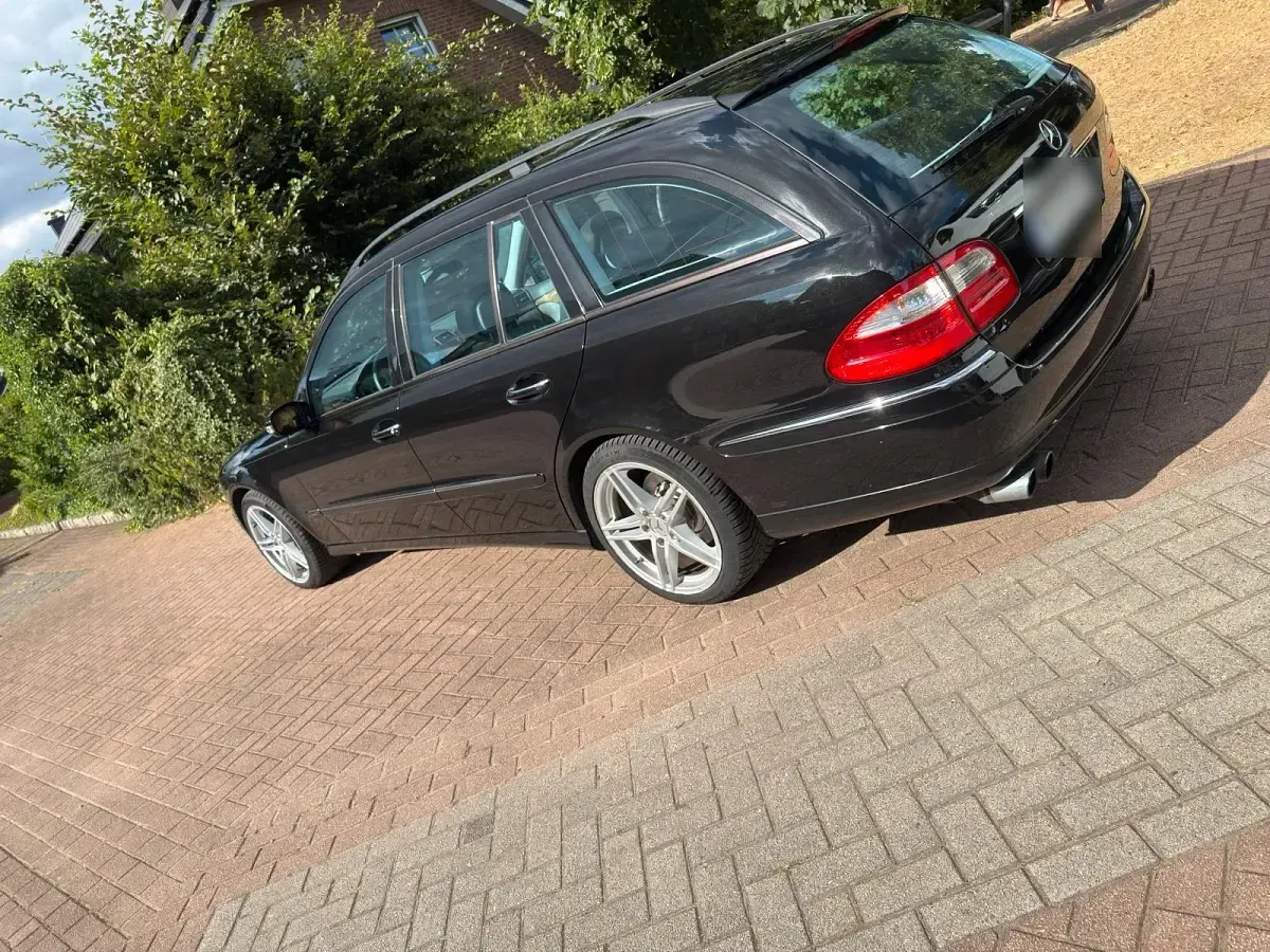 Gebraucht Mercedes E350 Avantgarde 272 PS (200 kW) 2005 Schwarz Kombi