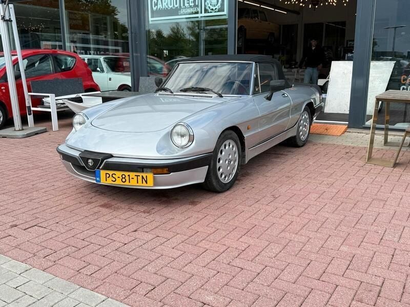 Silber Gebraucht 1988 Alfa Romeo Spider Quadrifoglio Verde Cabrio | 10.990 € - Bild 1/4