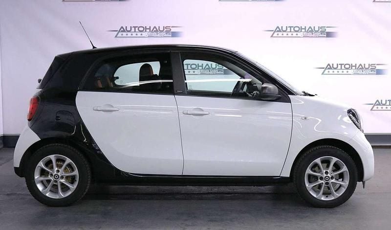 Second-hand Smart ForFour 90 CP (66 kW) 2018 Alb Hatchback