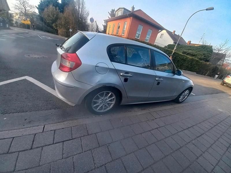 Gebraucht BMW 118 130 PS (95 kW) 2006 Grau Kleinwagen