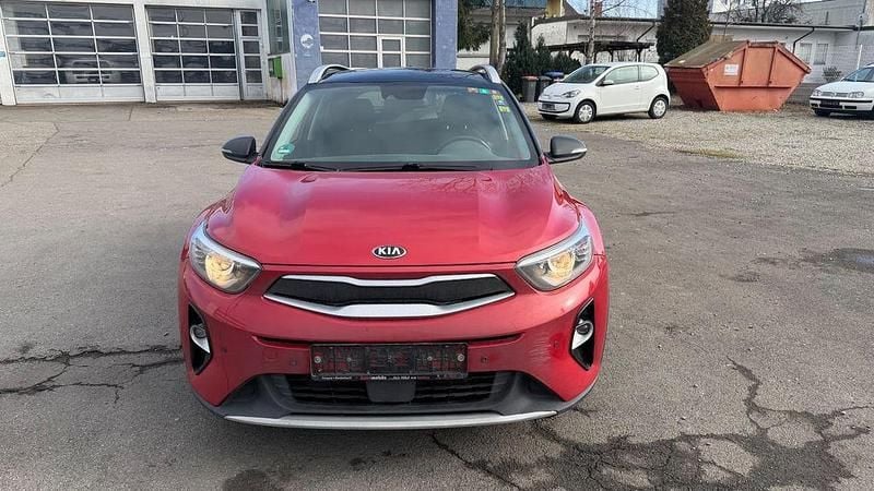 Rot Gebraucht 2019 Kia Stonic Vision SUV | 6.900 € (Teuer) - Bild 1/4