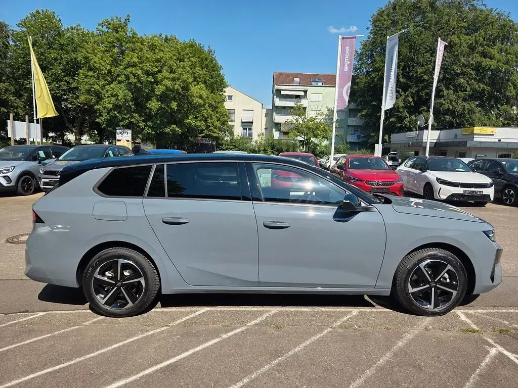 Neu Opel Astra 136 PS (100 kW) 2026 Grau Kombi
