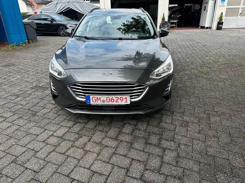 Gebraucht Ford Focus Trend 95 PS (69 kW) 2019 Grau Limousine