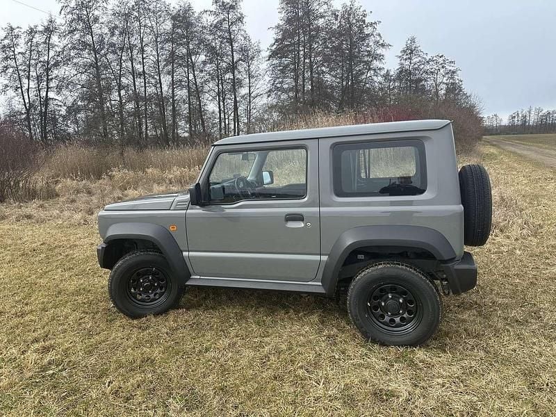 Gebraucht Suzuki Jimny Comfort 102 PS (75 kW) 2024 Grau SUV