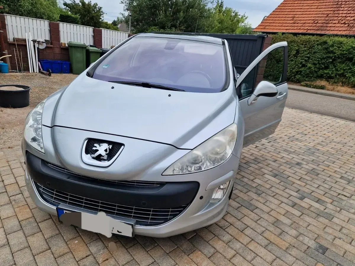 Gebraucht Peugeot 308 Platinum 156 PS (114 kW) 2010 Grau Limousine