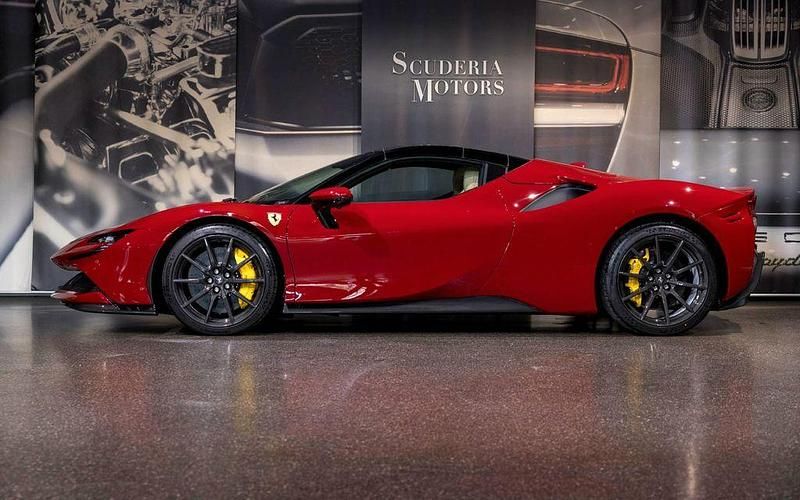 Gebraucht Ferrari SF90 1001 PS (736 kW) 2024 Rot Cabrio
