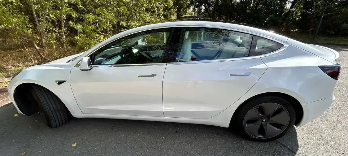 Gebraucht Tesla Model 3 Standard Range Plus 239 kW (325 PS) 2020 Weiß Limousine