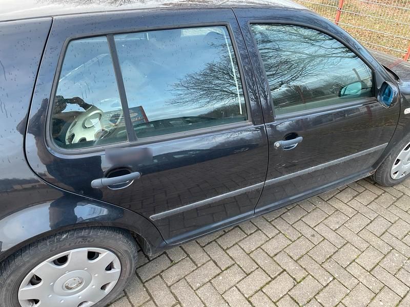 Gebraucht VW Golf IV 80 PS (58 kW) 2000 Schwarz Kleinwagen
