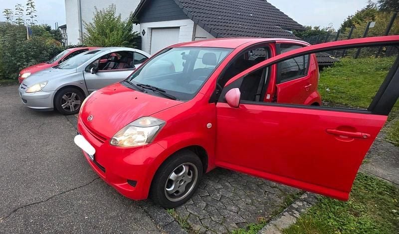 Gebraucht Daihatsu Sirion 65 PS (47 kW) 2008 Rot Kleinwagen