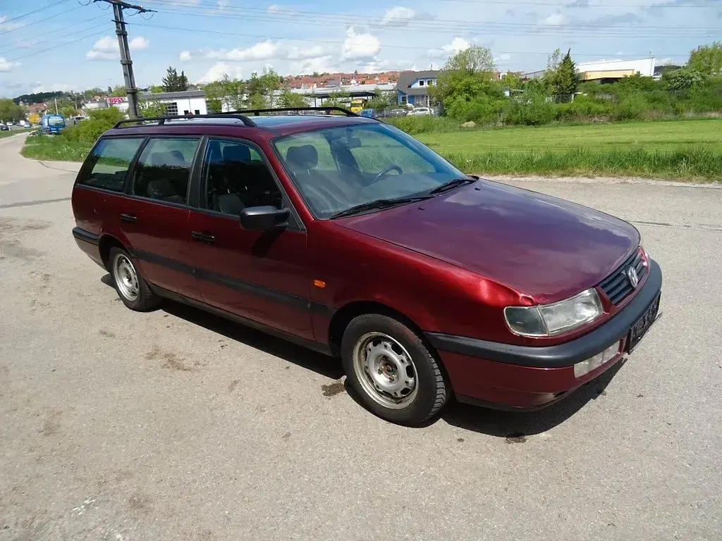Gebraucht VW Passat 90 PS (66 kW) 1994 Rot Kombi