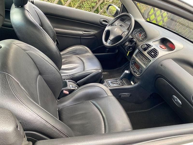 Gebraucht Peugeot 206 CC Platinum 109 PS (80 kW) 2006 Silber Cabrio