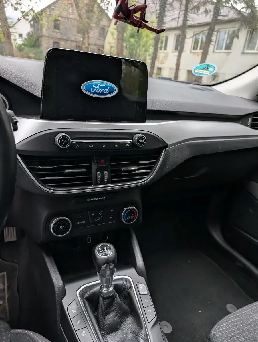 Gebraucht Ford Focus 120 PS (88 kW) 2019 Grau Kombi