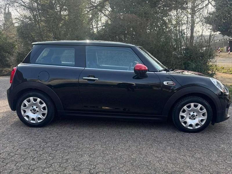 Gebraucht Mini ONE 75 PS (55 kW) 2015 Midnight black metallic Kleinwagen