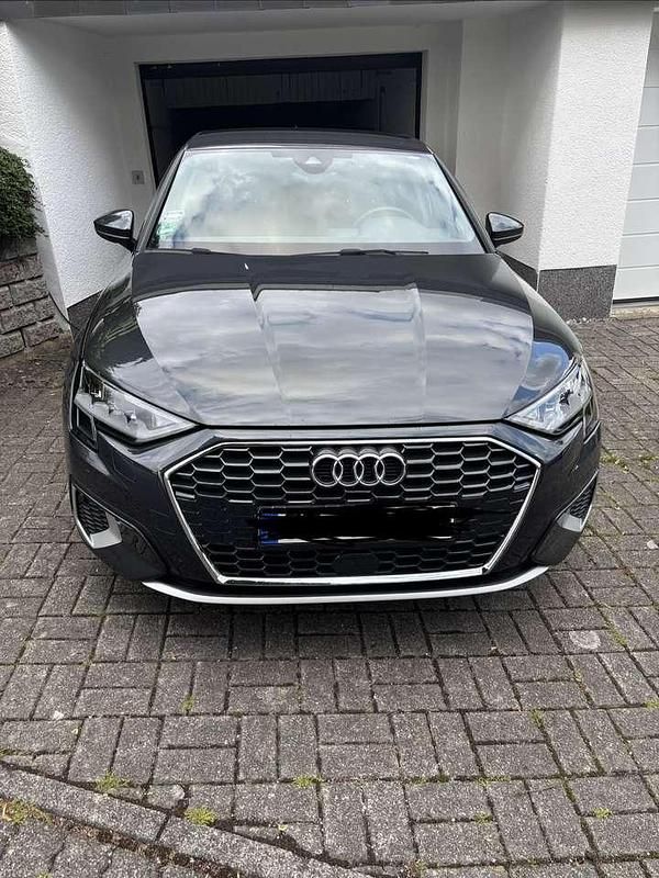 Gebraucht Audi A3 Advanced 116 PS (85 kW) 2022 Grau Limousine