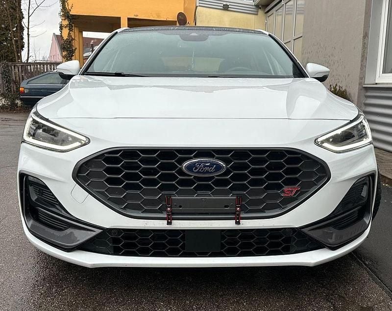 Gebraucht Ford Focus ST 280 PS (205 kW) 2024 Weiß Limousine