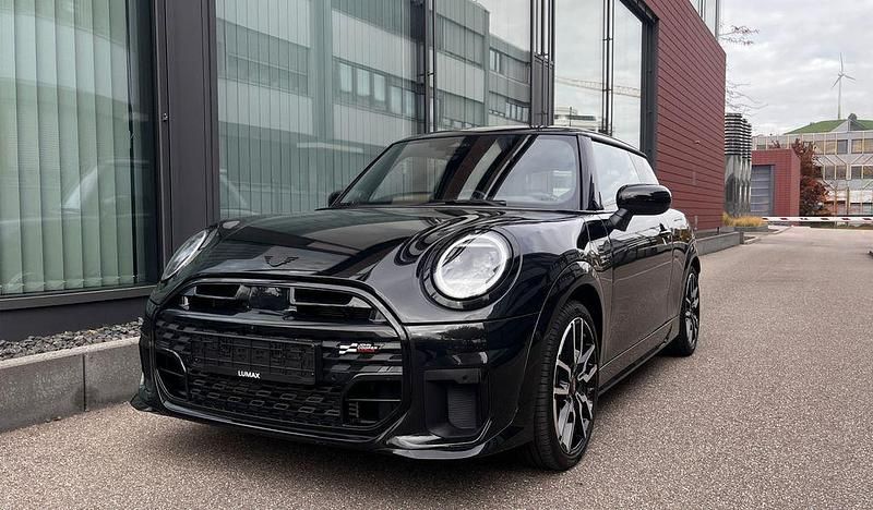 Schwarz Gebraucht 2024 Mini John Cooper Works Kleinwagen | 29.900 € (Fairer Preis) - Bild 1/4