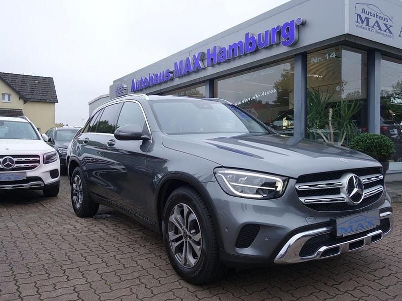 Grau Gebraucht 2022 Mercedes GLC200 SUV | 29.999 € (Superpreis) - Bild 1/4