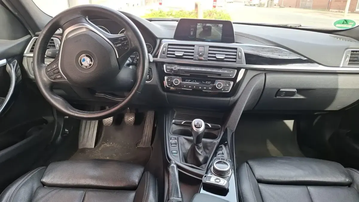 Second-hand BMW 320 190 CP (139 kW) 2018 Albastru Break