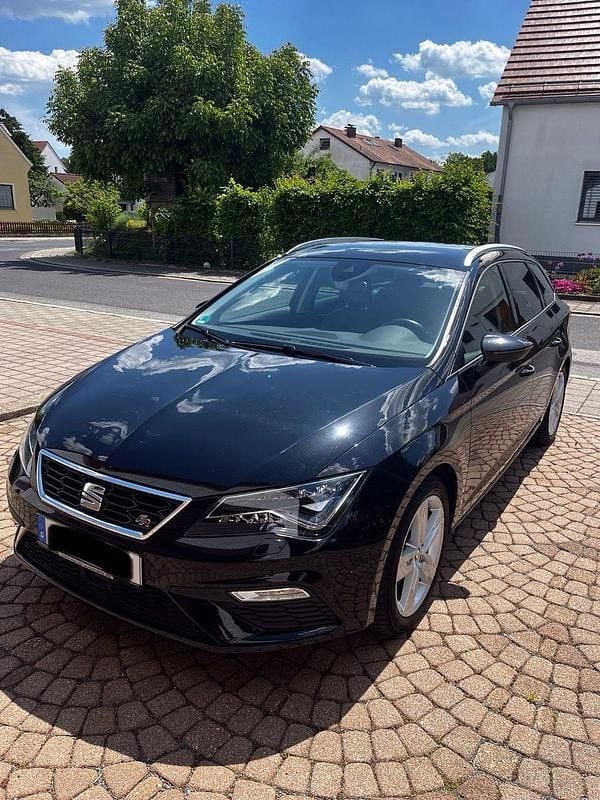 Schwarz Gebraucht 2019 Seat Leon ST FR Kombi | 16.500 € (Fairer Preis) - Bild 1/4