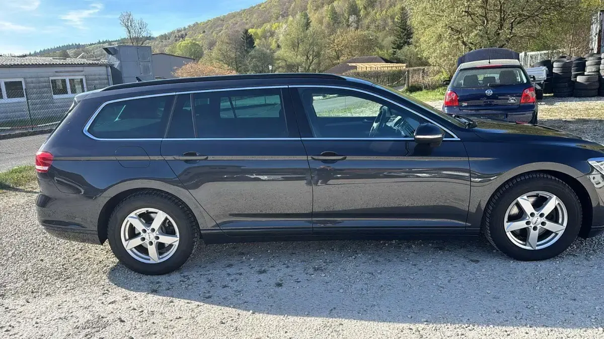 Gebraucht VW Passat R-line 150 PS (110 kW) 2019 Grau Kombi
