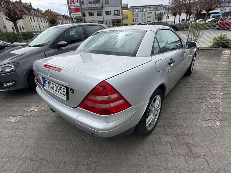 Gebraucht Mercedes SLK230 193 PS (141 kW) 1998 Silber Cabrio