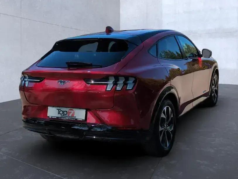 Używany Ford Mustang Mach-E Extended Range 275 kW (375 KM) 2023 Czerwony SUV
