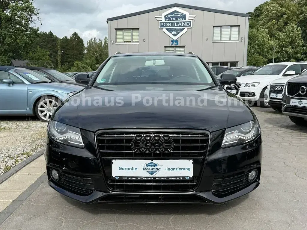 Gebraucht Audi A4 Attraction 120 PS (88 kW) 2011 Phantomschwarz Kombi