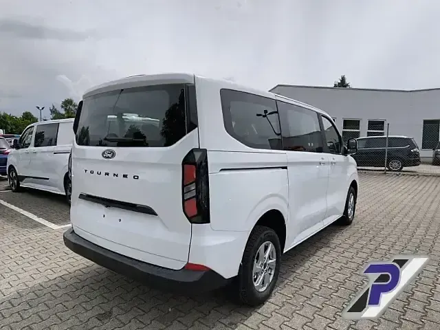 Neu Ford Tourneo Custom Trend 136 PS (100 kW) 2026 Blau Van