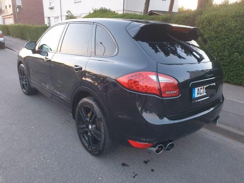 Gebraucht Porsche Cayenne 239 PS (175 kW) 2011 Schwarz SUV