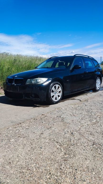 Schwarz Gebraucht 2008 BMW 320 Kombi | 1.650 € (Superpreis) - Bild 1/4