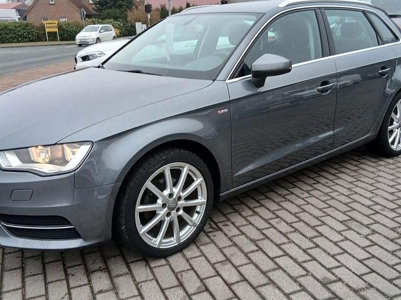 Gebraucht Audi A3 Attraction 110 PS (80 kW) 2014 Grau Limousine