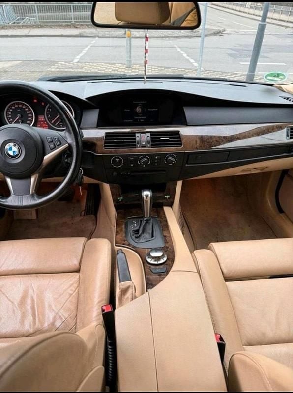 Second-hand BMW 525 218 CP (160 kW) 2005 Negru Break