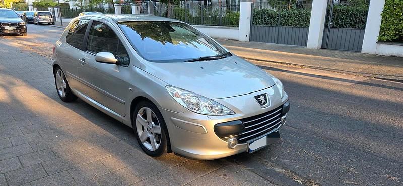 Silber Gebraucht 2006 Peugeot 307 Limousine | 1.500 € (Fairer Preis) - Bild 1/4