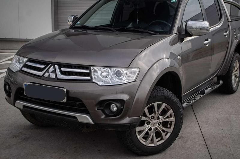 Gebraucht Mitsubishi L200 Plus 178 PS (130 kW) 2014 Braun Pickup