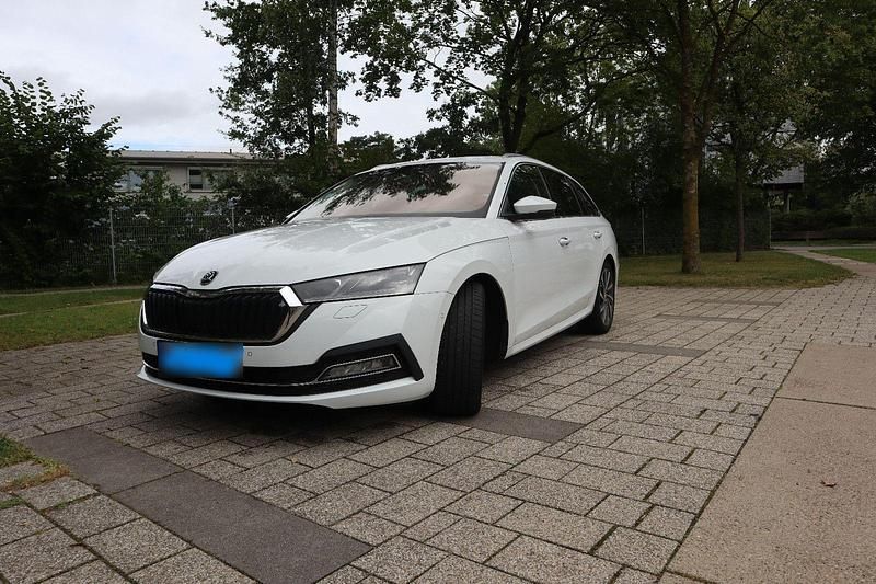 Gebraucht Skoda Octavia First Edition 150 PS (110 kW) 2020 Weiß Kombi