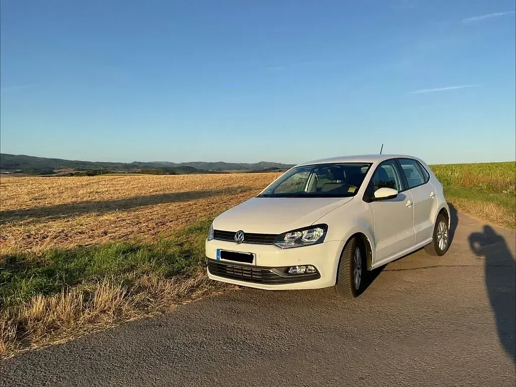 Gebraucht VW Polo Comfortline 90 PS (66 kW) 2016 Weiß Limousine