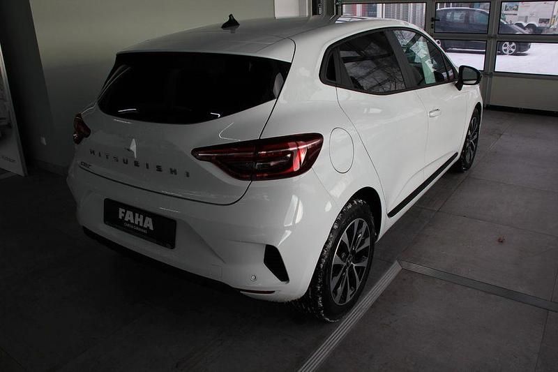 Neu Mitsubishi Colt Plus 91 PS (66 kW) 2025 Weiß Limousine