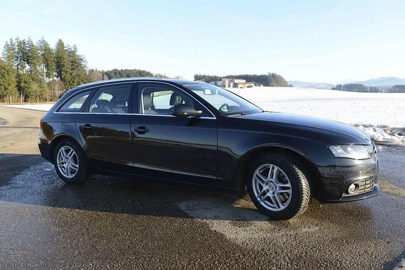 Schwarz Gebraucht 2009 Audi A4 Ambition Kombi | 3.900 € (Guter Preis) - Bild 1/4