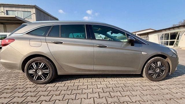 Gebraucht Opel Astra Innovation 125 PS (91 kW) 2016 Grau Kombi