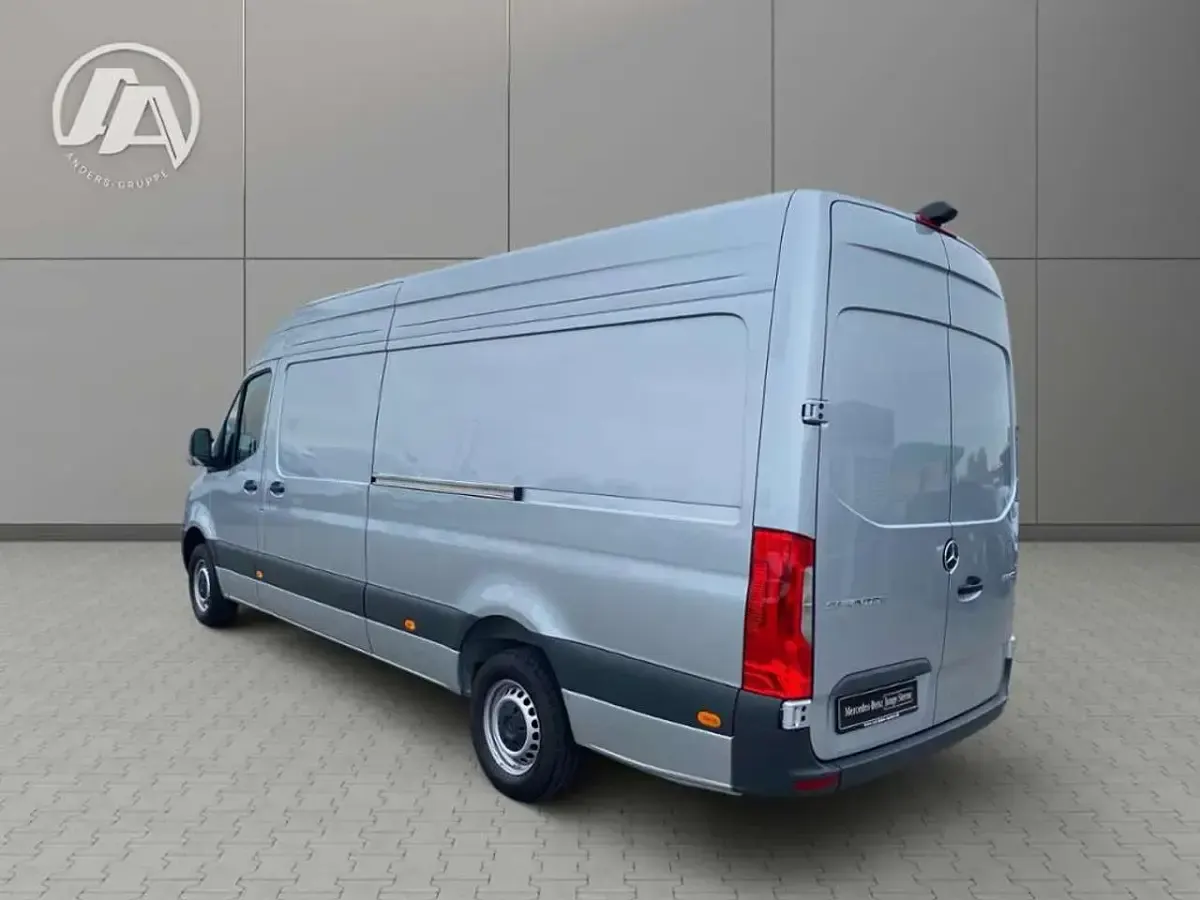 Neu Mercedes Sprinter 170 PS (125 kW) 2026 Hightech silber Van