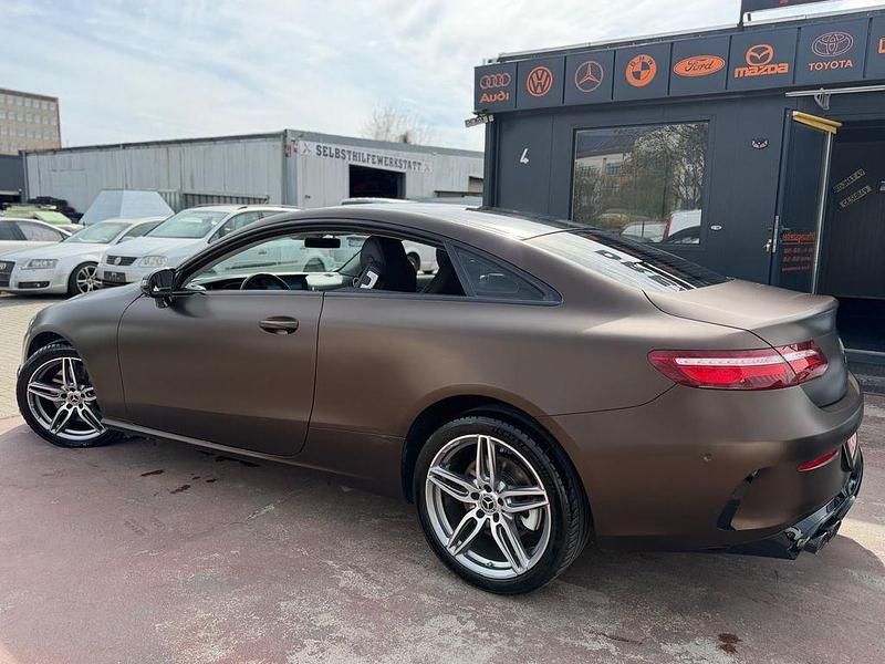 Gebraucht Mercedes E350 AMG 258 PS (189 kW) 2018 Blau Coupé